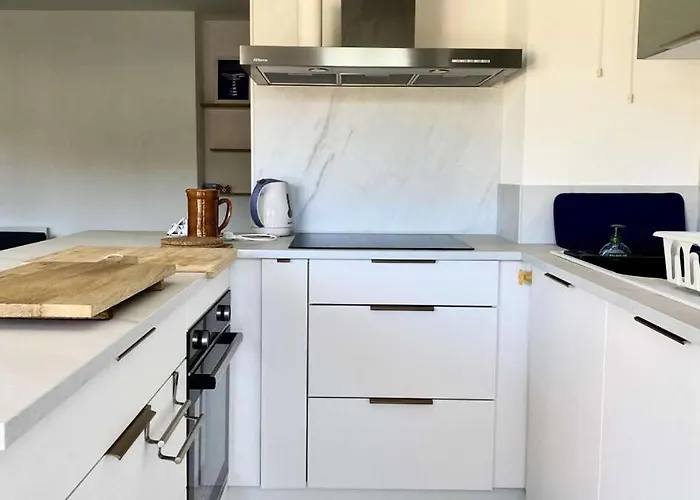 Les Oyats - T3 Renove 55m², Balcon Sud & Parking - Centre-ville Mae-9734 アパート